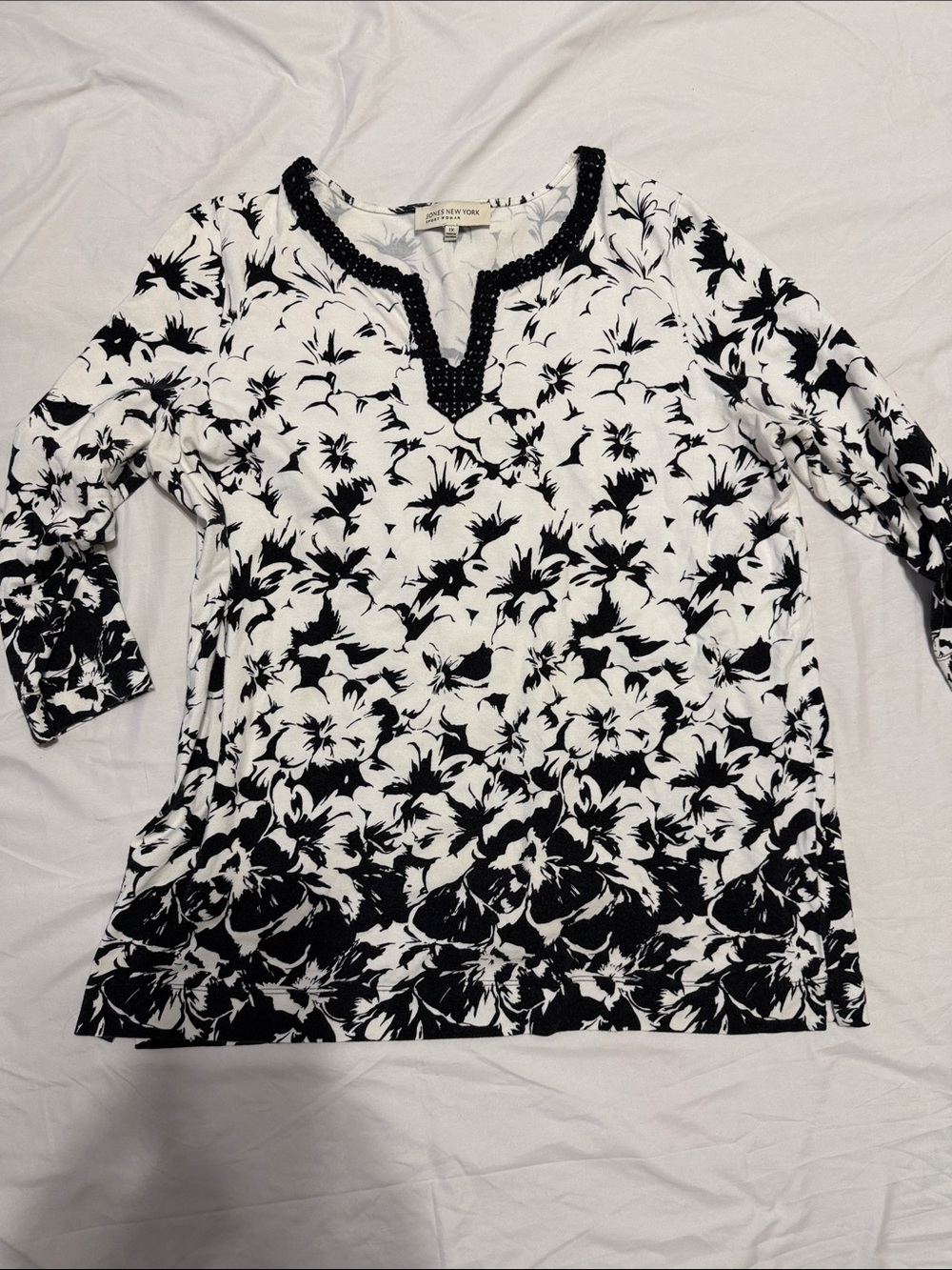Black & White Floral Beaded Neck Tunic